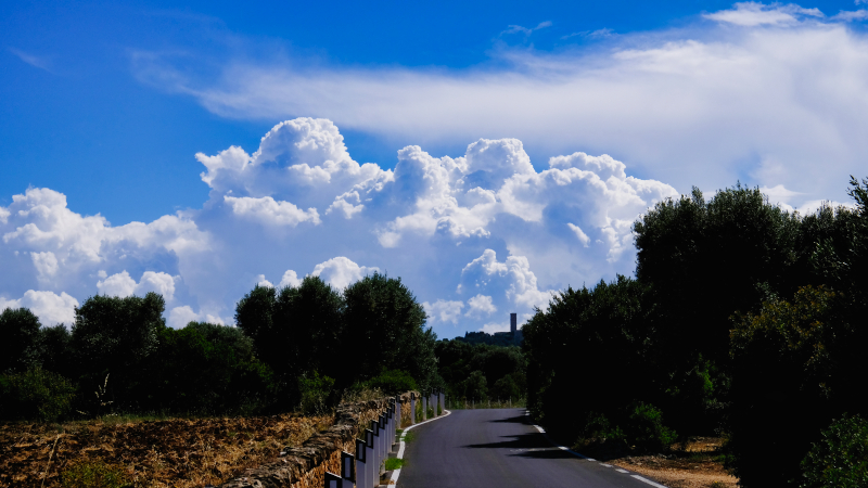 2025_05_13_131608_apulien-2025.jpg - Wolkige Aussichten bei Ostuni