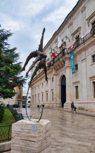 2025_05_15_133356_apulien-2025.jpg - Martina Franca - Piazza Roma