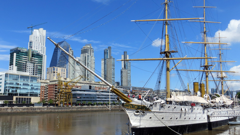2015-02-04_15-14-28_argentinien-2015.jpg - Am ehemaligen Hafenbecken von Puerto Madero