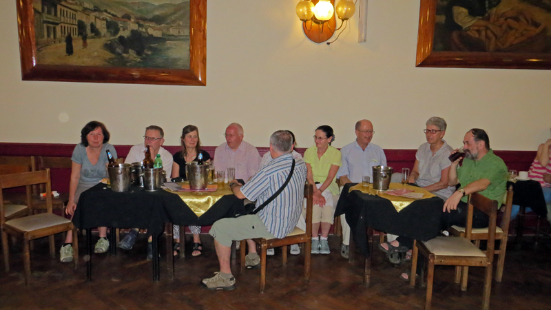 2015-02-05_19-54-26_argentinien-2015.jpg - Besuch einer Milonga - ein Tangotanzsaal