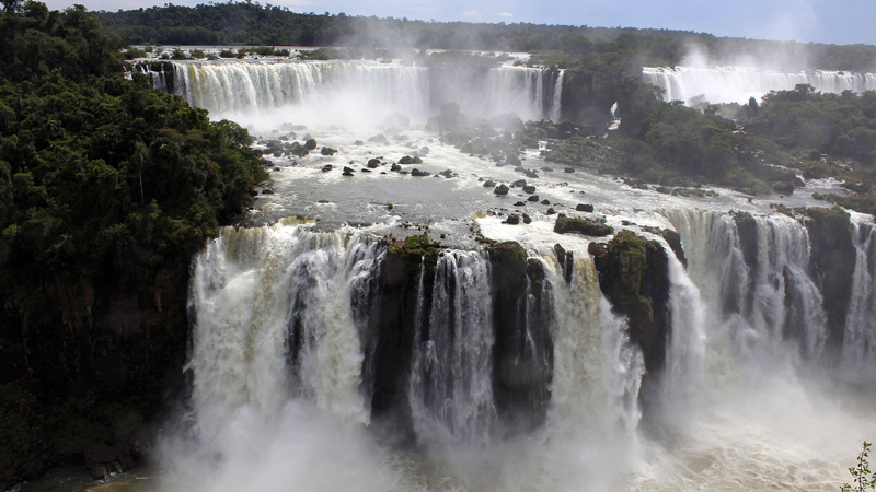 2015-02-10_15-49-40_argentinien-2015.jpg - Tosende Wasserflle