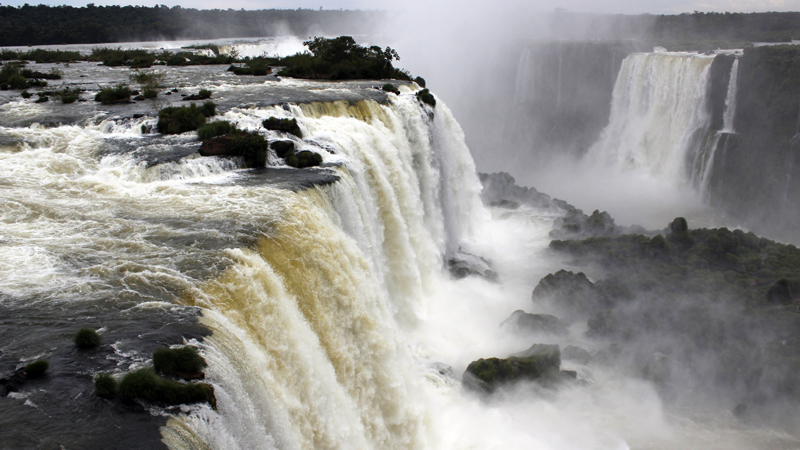 2015-02-10_16-27-06_argentinien-2015.jpg - Tosende Wasserflle