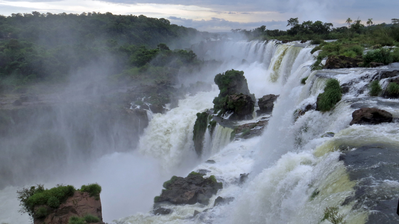2015-02-11_09-05-17_argentinien-2015.jpg - Tosende Wasserflle