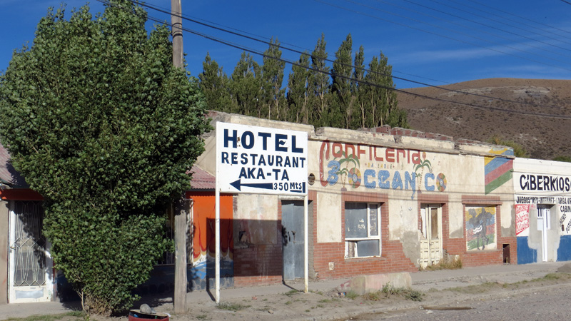 2015-02-15_17-59-28_argentinien-2015.jpg - Ganz schn was los in Rio Mayo