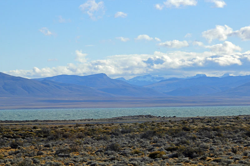 2015-02-17_19-00-13_argentinien-2015.jpg - Der 80 km lange und 15 km breite Gletschersee Lago Viedma