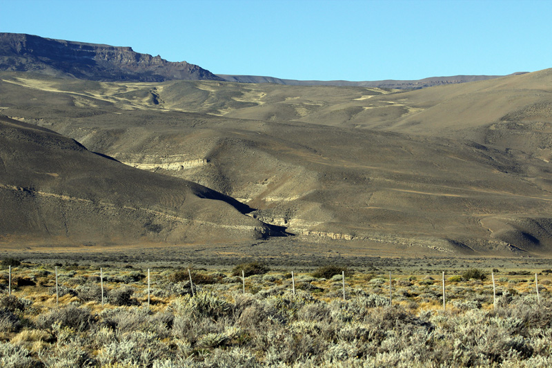2015-02-17_19-07-51_argentinien-2015.jpg - Rechts der Strae RP23 in Richtung El Chalten
