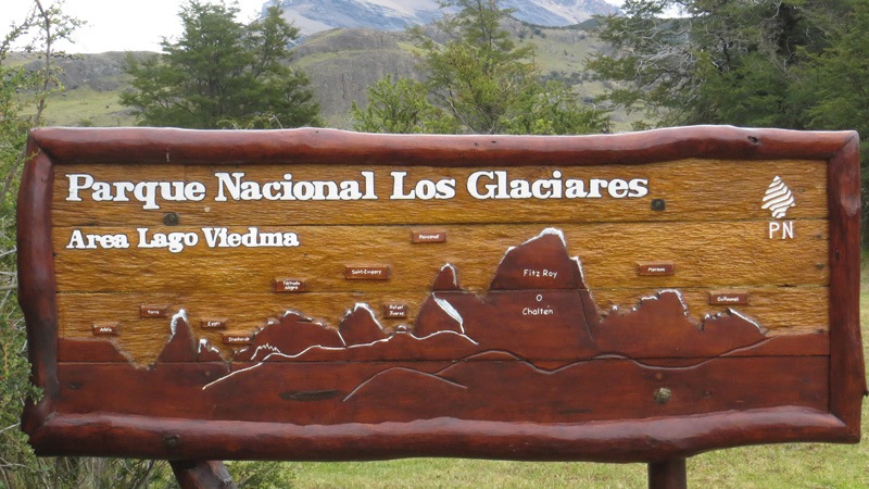 2015-02-18_08-37-45_argentinien-2015.jpg - Wanderung von El Chalten - Eingang zum Nationalpark Los Glacieres