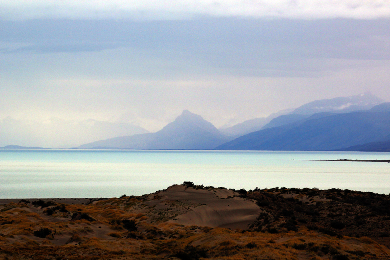 2015-02-20_18-41-55_argentinien-2015.jpg - Erster Blick auf den Lago Argentino - grter See Argentiniens