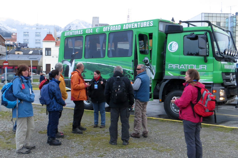 2015-02-24_07-56-54_argentinien-2015.jpg - Ushuaia - Aufbruch zur Pinguinbeobachtung