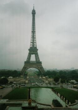 Eiffelturm im Regen