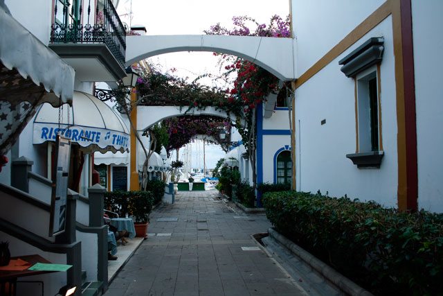 2009-03-02_20-39-24.jpg - Puerto de Mogan - Appartementhuser am Hafen