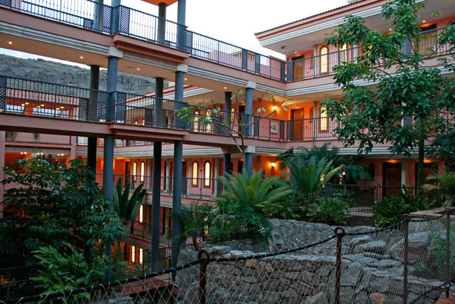 2009-03-02_21-08-34.jpg - Hotel Cordial Playa Mogan - Patio