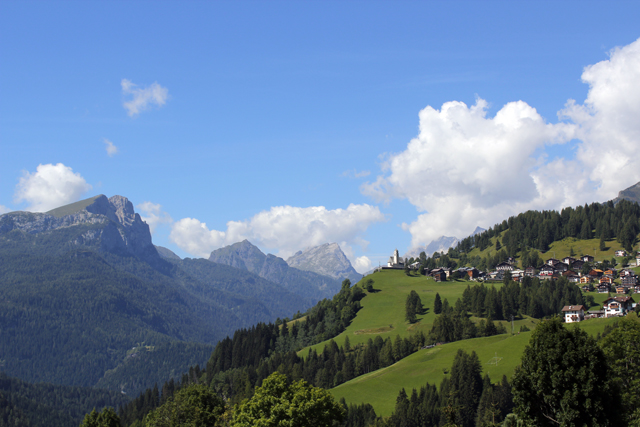 2011-08-14_09-13-07_cadore.jpg - Selva die Cadore - Blick in Richtung Marmolada