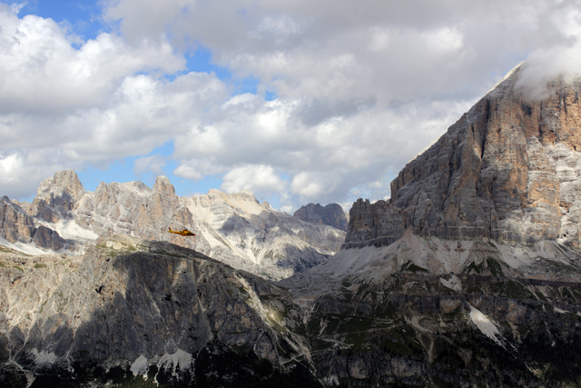 2011-08-14_10-39-40_cadore.jpg - Blick von der Rifugio Nuvolau zum Tofana di Rozes (rechts)