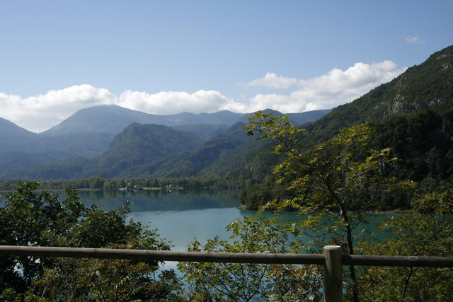 2010-09-20_12-22-49_friaul_2010.jpg - Lago di Cavazzo