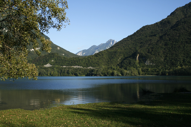 2010-09-20_17-19-26_friaul_2010.jpg - Lago di Cavazzo