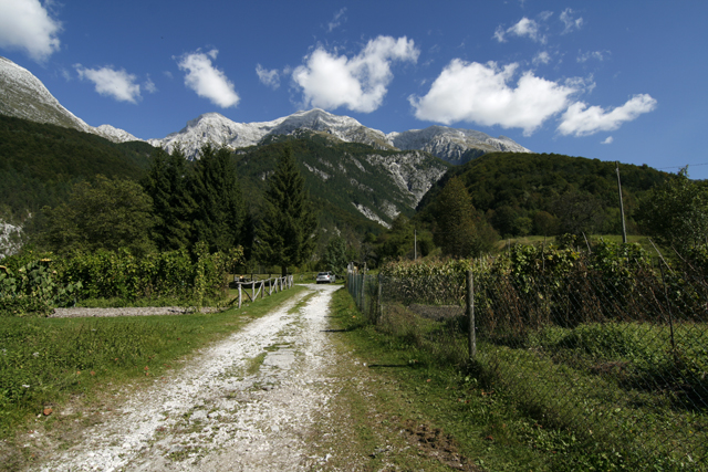 2010-09-22_14-15-59_friaul_2010.jpg - Im Resiatal - Cortis