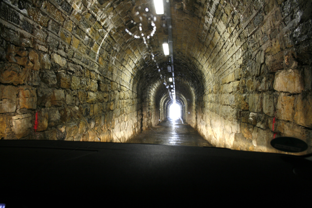 2010-09-24_11-40-22_friaul_2010.jpg - Tunnel unterhalb Mt. Zoncolan