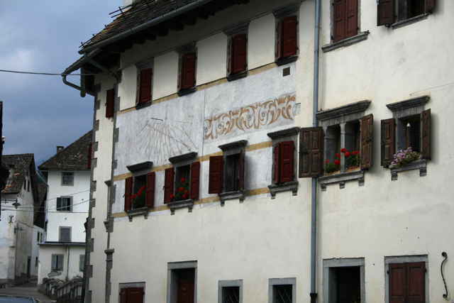 2010-09-24_13-57-38_friaul_2010.jpg - Im Uhrendorf Pesaris