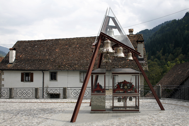 2010-09-24_14-09-06_friaul_2010.jpg - Im Uhrendorf Pesaris