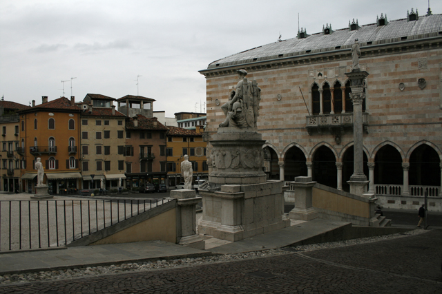2010-10-01_15-40-26_friaul_2010.jpg - Udine