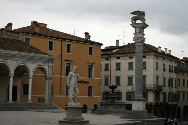 2010-10-01_15-54-46_friaul_2010.jpg - UdineUdinexfyd Udine