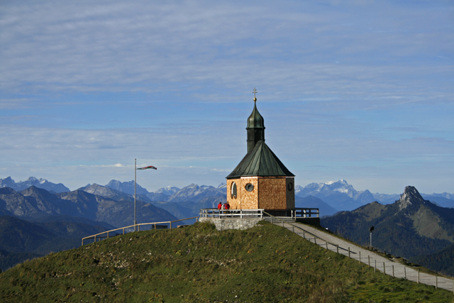 2010-10-03_09-42-39_Friaul_2010.JPG - Wallberg - rechts die Zugspitze