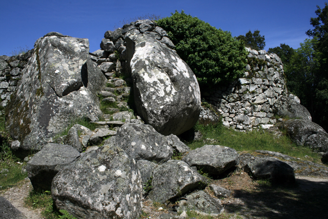 2009-05-10_15-12-37_korsika.jpg - Castello di Cucuruzzi