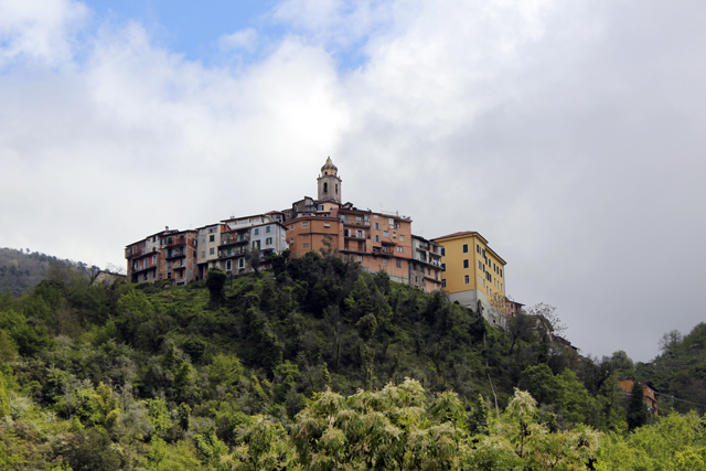 2012-04-29_12-50-35_ligurien2012.jpg - Castel Vittorio