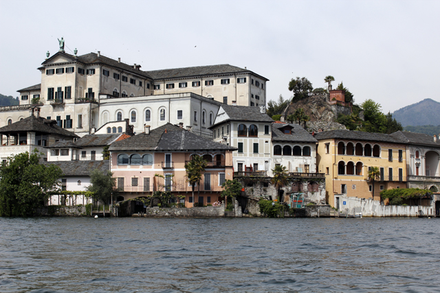 2012-05-15_11-31-32_ligurien2012.jpg - Isola San Giulio