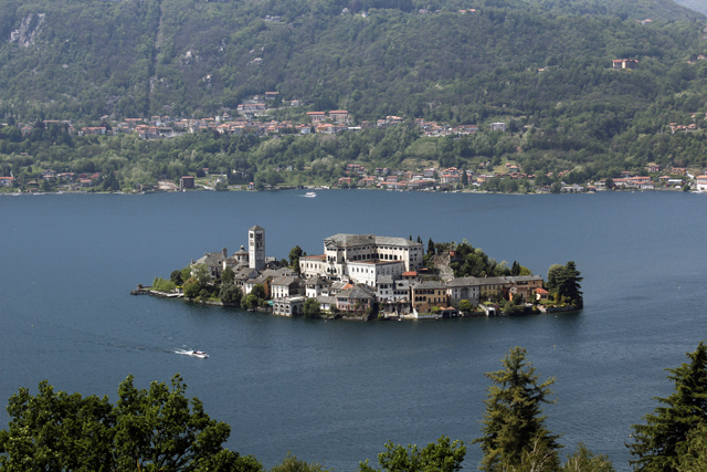 2012-05-15_13-06-45_ligurien2012.jpg - Isola San Giulio