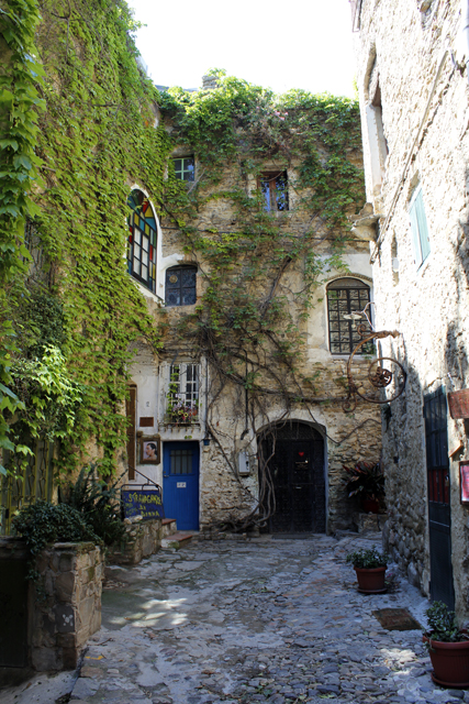 2012-05-02_12-38-28_ligurien2012.jpg - Bussana Vecchia