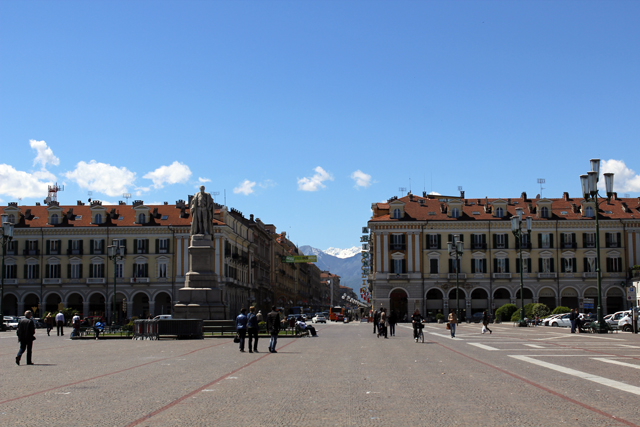 2012-05-03_10-20-00_ligurien2012.jpg - Cuneo - Piazza Galimberti