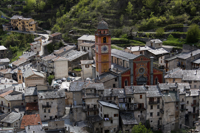 2012-05-04_15-00-37_ligurien2012.jpg - Tende im Royatal