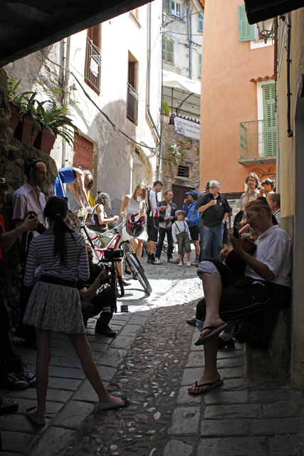 2012-05-12_12-22-02_ligurien2012.jpg - Gassenfest in Saorge