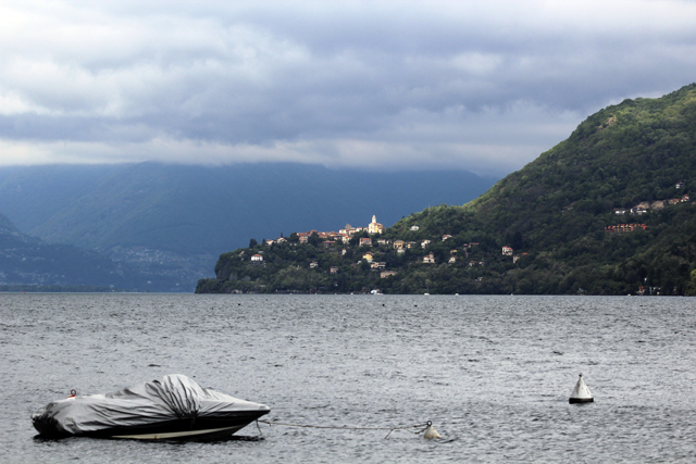 2012-05-13_16-34-14_ligurien2012.jpg - Blick ber den Lago Maggiore nach Tronzano