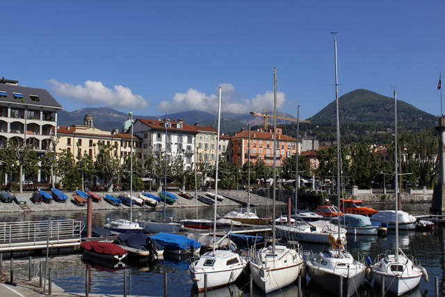 2012-05-14_10-18-17_ligurien2012.jpg - Verbania - Yachthafen
