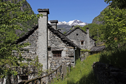 Rustici im Val Bavona