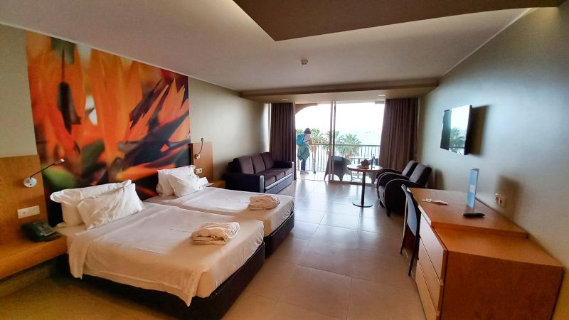2023-02-27_171225_madeira-2023.jpg - Unser Zimmer im Hotel "Four View Oasis"