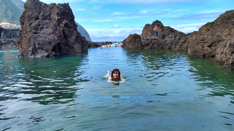 2023-03-01_134500_madeira-2023.jpg - Porto Moniz - Piscinas Naturais do Aquário - schön kalt :-)