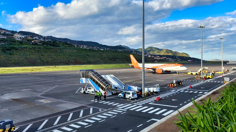 2023-03-08_173907_madeira-2023.jpg - Unser Flieger wartet schon