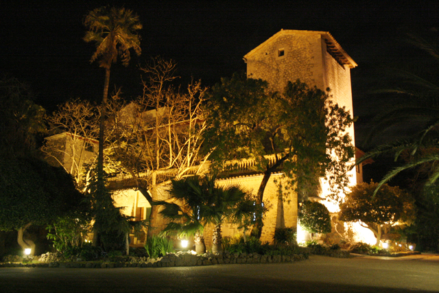 2011-03-23_21-17-58_mallorca_2011.jpg - Hotel Es Port - bei Nacht