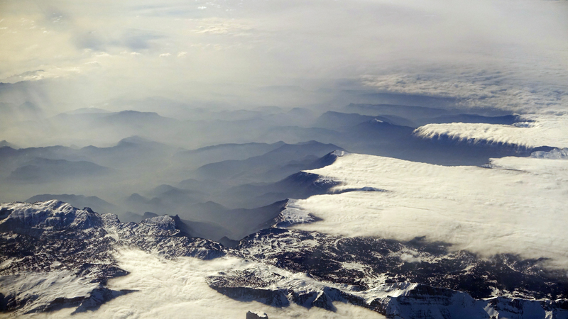 2018-02-23_16-28-08_mallorca-2018.jpg - ber dem Vercor - ganz unten der Mont Aiguille, unser Lieblingsberg