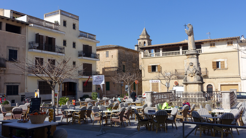 2018-02-26_14-17-10_mallorca-2018.jpg - Petra - Placa de Fra Juniper Serra