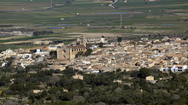 2018-02-26_14-40-37_mallorca-2018.jpg - Petra vom Puig de Bonany