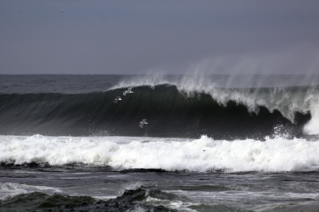 2012-10-21_11-32-36_portugal2012.jpg - Strmischer Atlantik bei Esposende