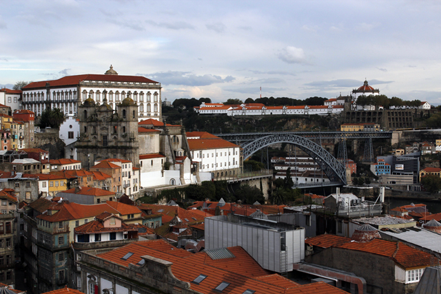 2012-10-22_18-33-26_portugal2012.jpg - Porto - Blick ber die Ponte Dom Luis I. zum Mosteiro da Serra do Pilar