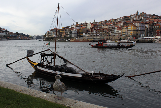 2012-10-23_16-19-21_portugal2012.jpg - Porto - am Rio Douro