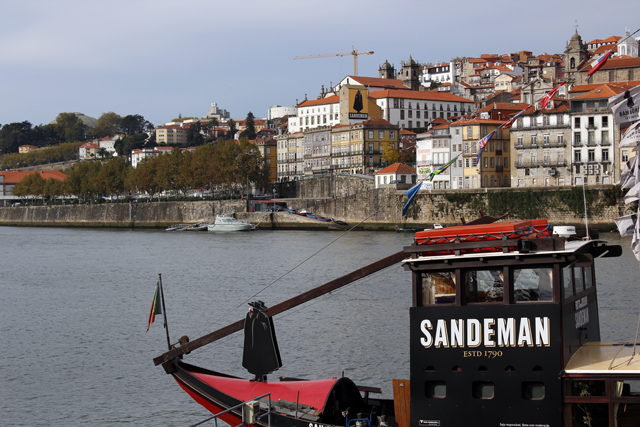 2012-10-23_16-42-08_portugal2012.jpg - Porto - am Rio Douro