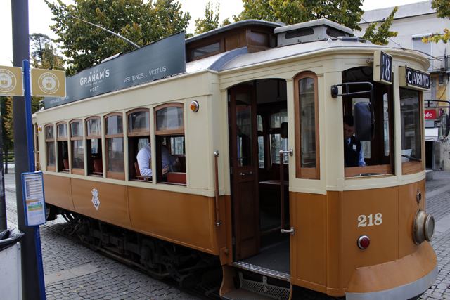 2012-10-23_15-49-32_portugal2012.jpg - Porto - Electrico